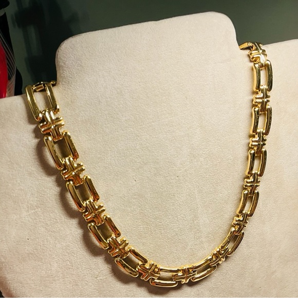 Source Unknown Jewelry - Elegant Gold-Tone Intertwined Segment Fashion Necklace for Women 18”